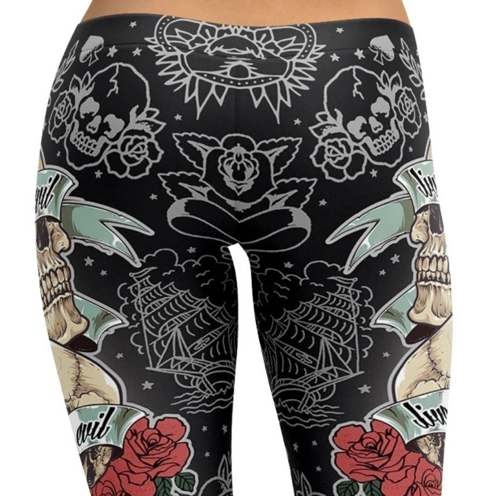 Gearbunch See, Hear, Speak No Evil Black Skull Capris Size XS - Picture 3 of 9